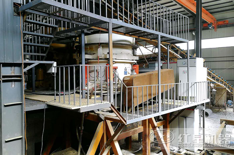 破碎生產線中使用的圓錐破碎機 破碎生產線中使用的圓錐破碎機