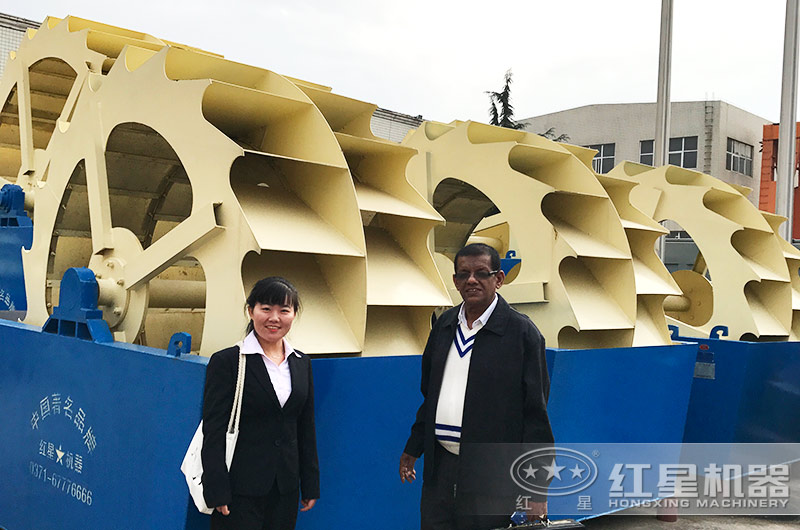 客戶來廠考察洗砂機(jī)設(shè)備 客戶來廠考察洗砂機(jī)設(shè)備