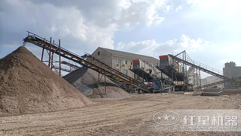 石子制沙現(xiàn)場(chǎng) 石子制沙現(xiàn)場(chǎng)