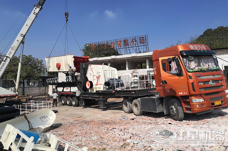 可以工程隊跑的移動式破碎站 可以工程隊跑的移動式破碎站