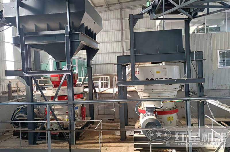 液壓圓錐破碎機現(xiàn)場 液壓圓錐破碎機現(xiàn)場